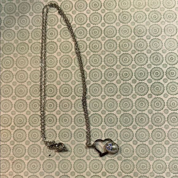 Silver Heart Pendant Necklace - Picture 1 of 4
